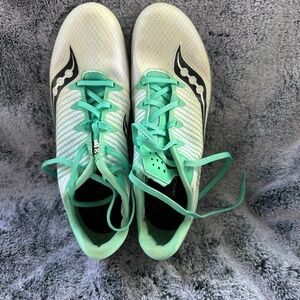 Saucony Vendetta Running Spikes